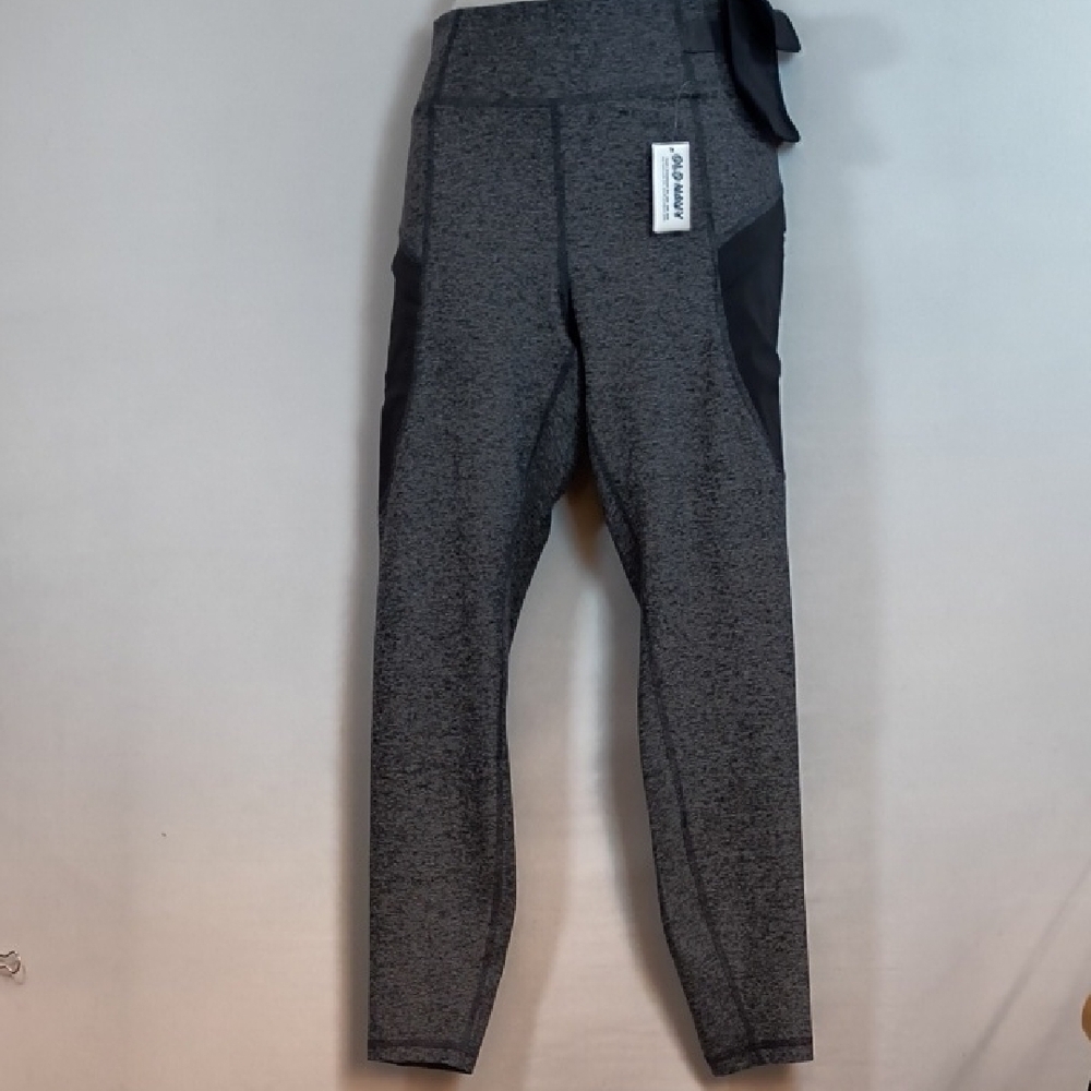 NWT old Navy Cloud+ Women’s Heather Gray 7/8 Active Legging Size S